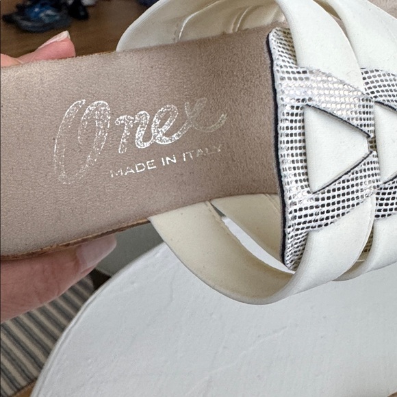 Onex white and silver low wedges - Size 7 - Picture 4 of 9